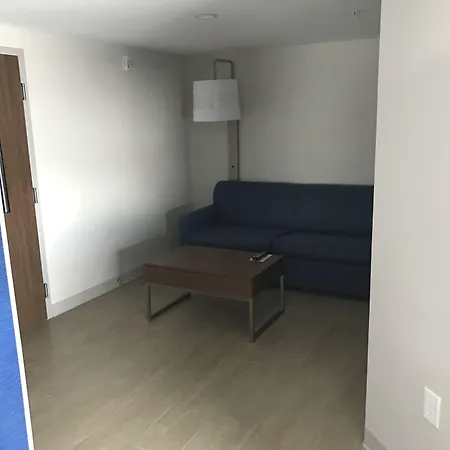 Holiday Inn Express & Suites Miami Airport East By Ihg-3