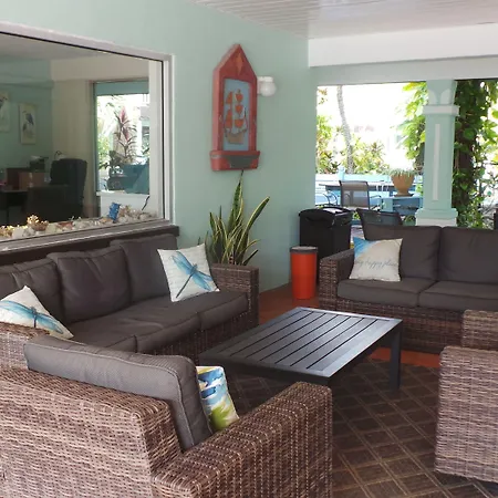 Island House Resort Hotel-3