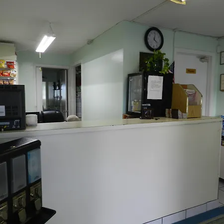 Maple Leaf Inn & Suites-3