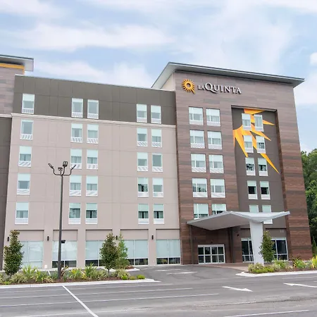 La Quinta Inn & Suites By Wyndham Lake City-2