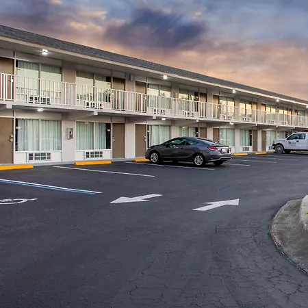Days Inn By Wyndham Apopka/Orlando-2
