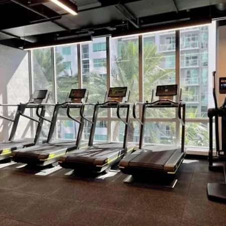 The Club At Brickell Bay Luxury Suites-3
