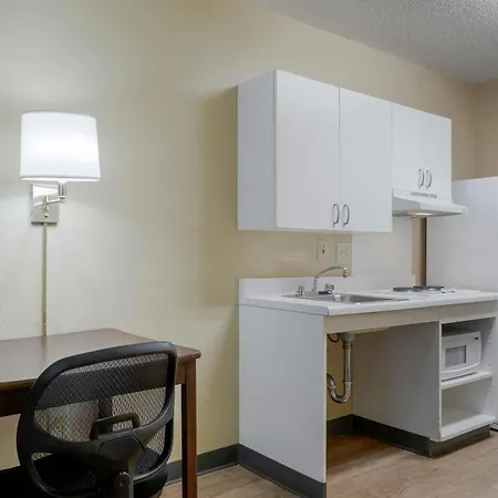 Studio 6 Suites Jacksonville Deerwood Park Fl-3