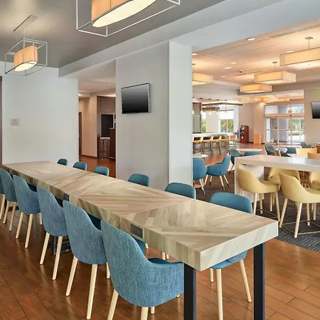 Towneplace Suites Orlando At Flamingo Crossings Town Center, Western Entrance-2