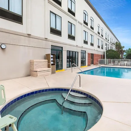 Wingate By Wyndham Destin-2
