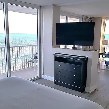 Radisson Suite Hotel Oceanfront-3