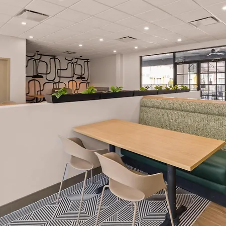 B&B Hotel Orlando International Drive Near Universal - Newly Renovated!-3