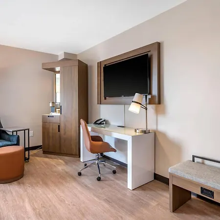 Cambria Hotel Orlando Near Universal Theme Parks-2