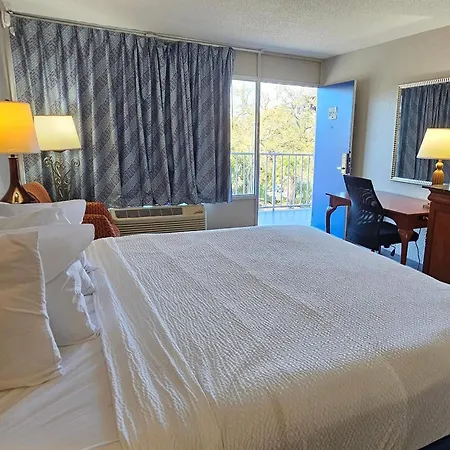 Days Inn By Wyndham Orlando Downtown-3
