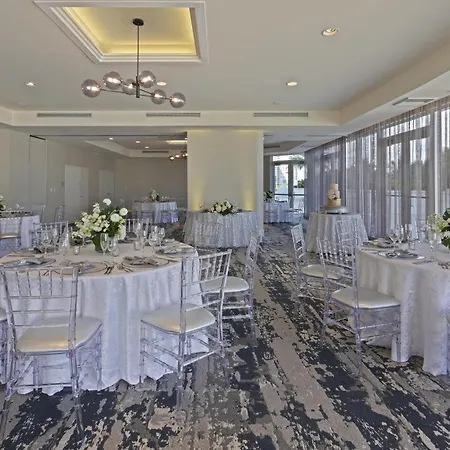 Doubletree By Hilton Ocean Point Resort - North Miami Beach-2