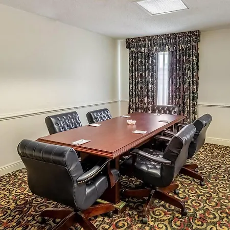 Clarion Inn & Suites Central Clearwater Beach-3