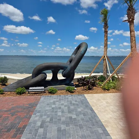 Quality Inn & Suites Gulf Breeze Bayside Near Pensacola Beach-3