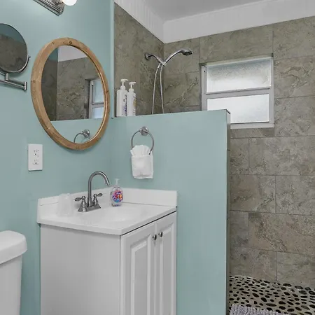 Latitude 26 Waterfront Boutique Resort - Bonita Springs-3