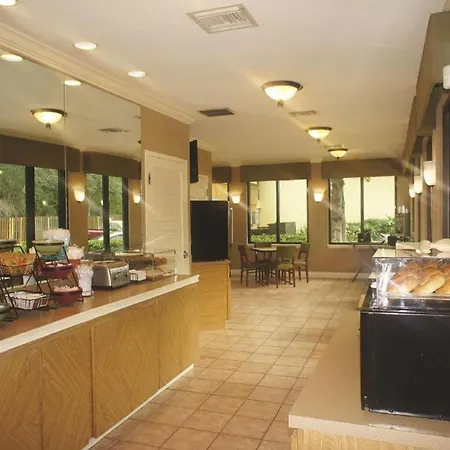 Baymont By Wyndham Intl Speedway I-95 Daytona Beach-3