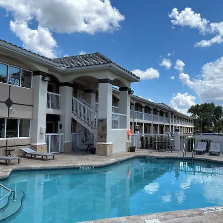 Jc Inn-2