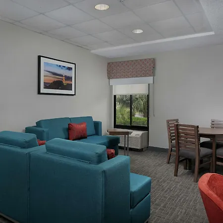 Hampton Inn Juno Beach-2