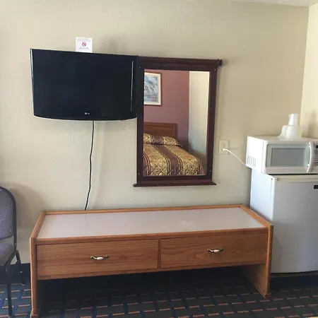 Best Value Inn Motel Sandusky-2