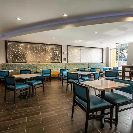 Comfort Suites Fort Lauderdale Airport South & Cruise Port-3