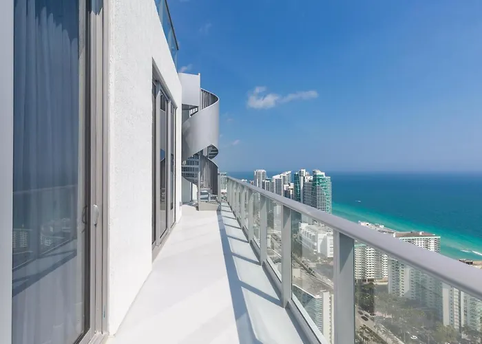 Hyde Beach House Hollywood Private Suites