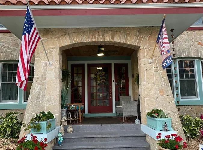 Ms. Maggie'S South Country Inn