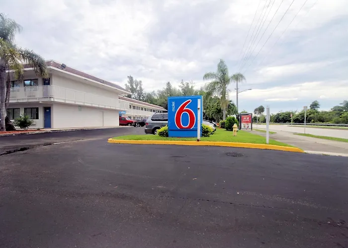 Motel 6 Dania Beach