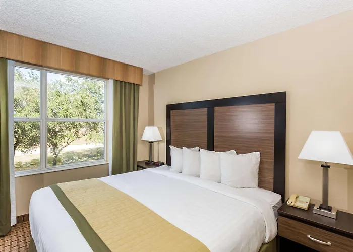 Baymont Inn & Suites By Wyndham Fort Myers I-75