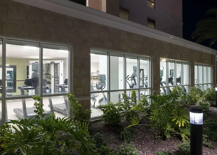 Hampton Inn & Suites Cape Canaveral Cruise Port, Fl