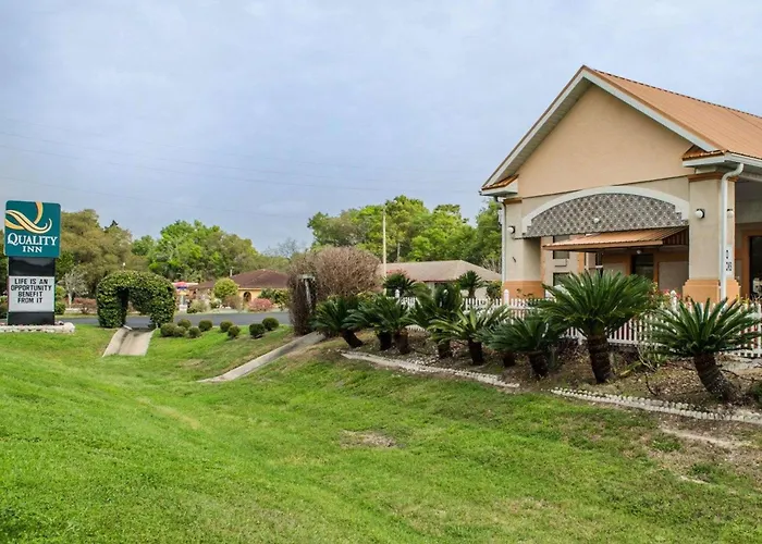 Quality Inn Near Manatee Springs State Park
