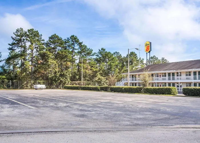 Super 8 By Wyndham Monticello