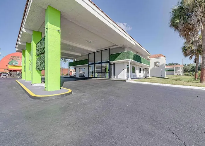 Travel Lodge By Wyndham 10 Min From Disney