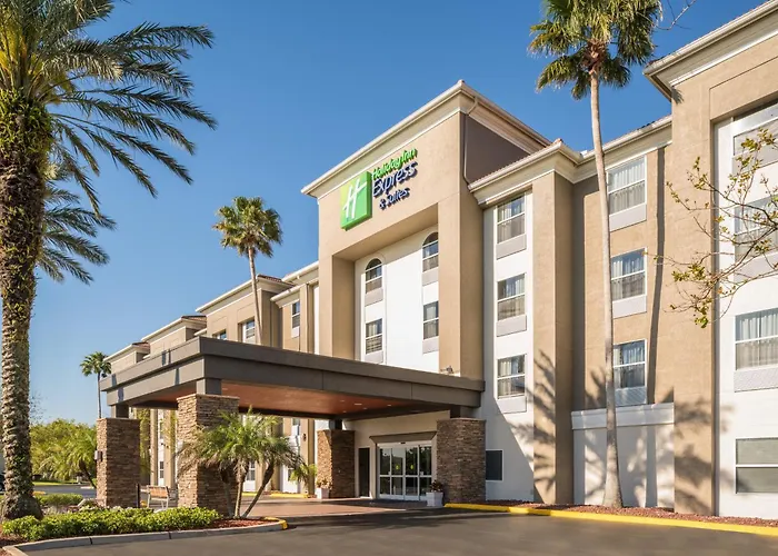 Holiday Inn Express & Suites International Airport By Ihg