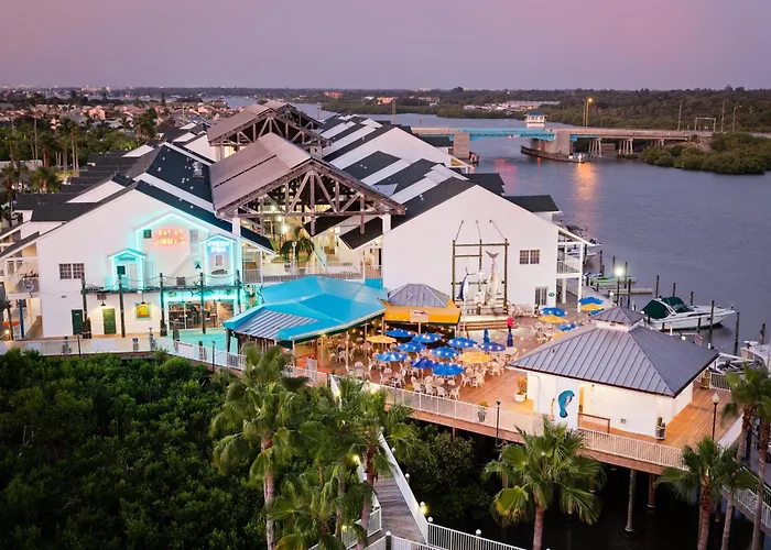 Holiday Inn & Suites S-Harbourside