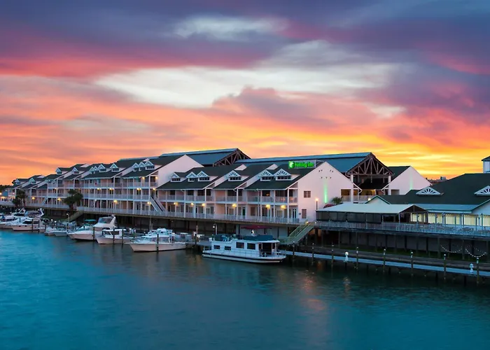 Holiday Inn & Suites S-Harbourside