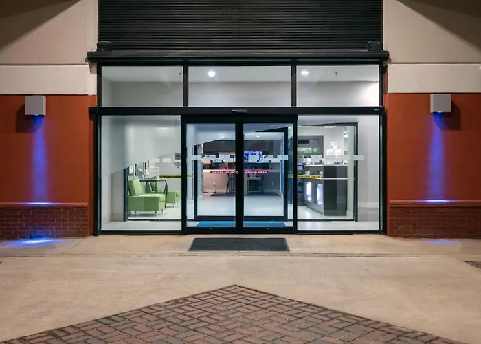 Holiday Inn Express & Suites Milton East I-10 By Ihg