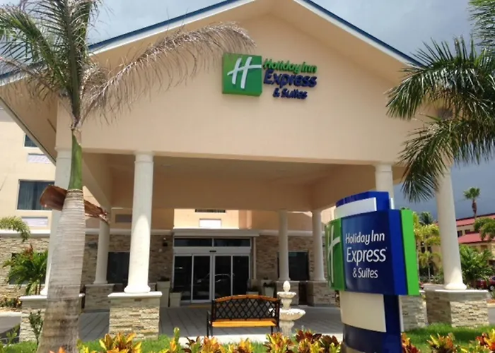 Holiday Inn Express & Suites By Ihg