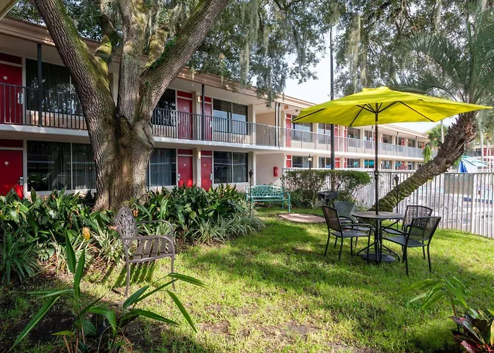 Ramada By Wyndham Kissimmee Gateway - Free Theme Park Shuttle Hotel Four Corners