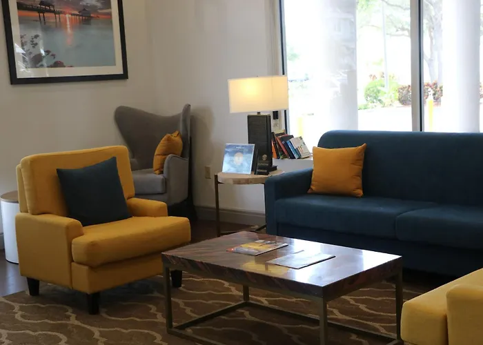 Comfort Suites Clearwater - Dunedin