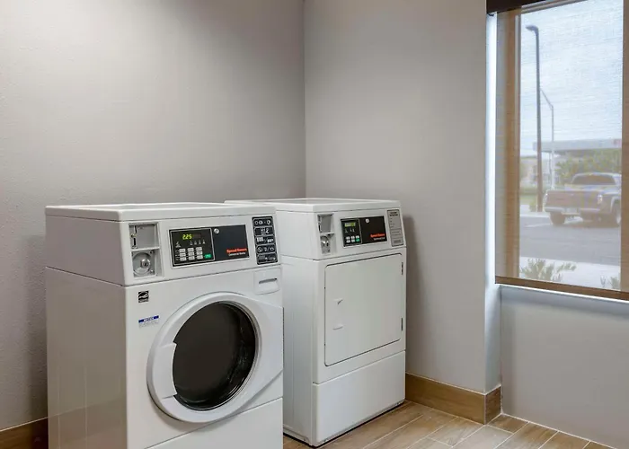 Comfort Inn & Suites Jacksonville - Orange Park Near Naval Air Station