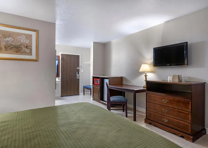 Rodeway Inn Clermont North
