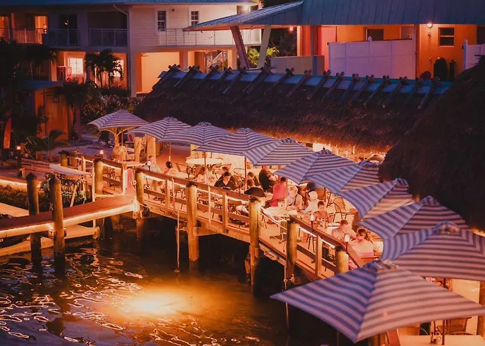 Snappers Key Largo Hotel
