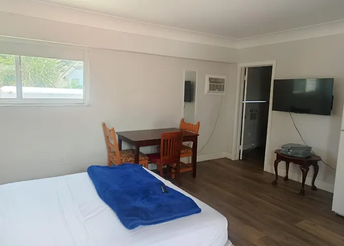 Pousada Suites At Hollywood Beach