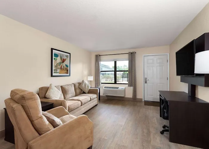 Baymont By Wyndham Punta Gorda/Port Charlotte Hotel