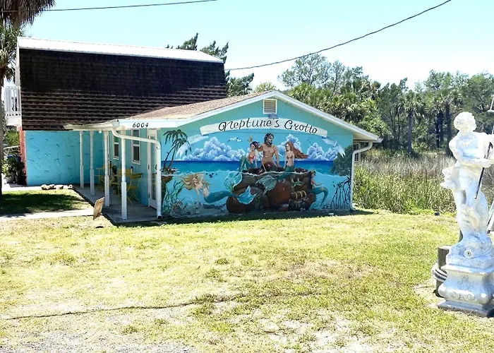 Neptune'S Grotto Old Florida Adventure Retreat