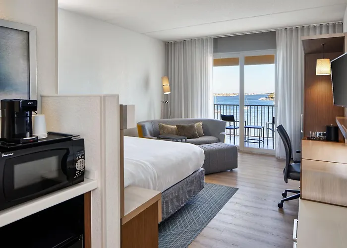 Courtyard By Marriott St. Petersburg Clearwater/Madeira Beach
