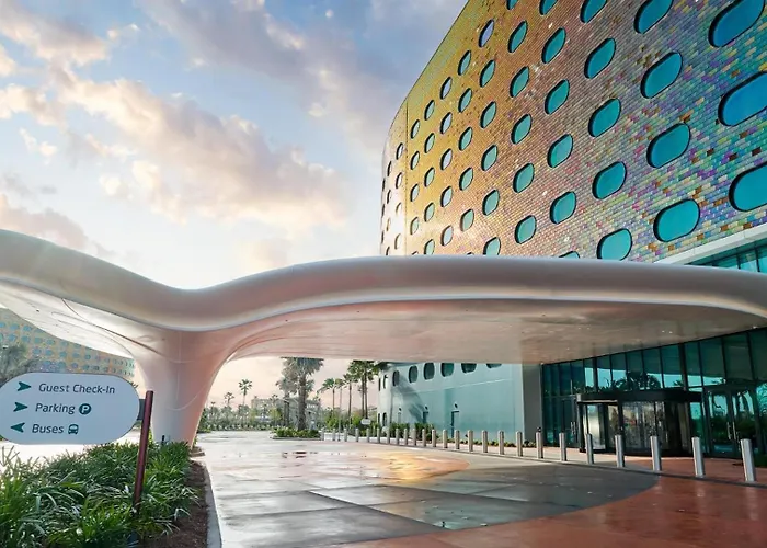 Universal'S Terra Luna