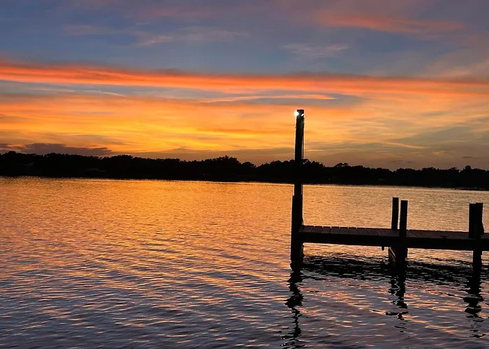 Tropical Marina & On Lake Beresford