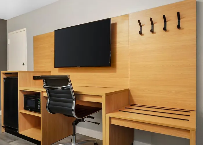 Quality Inn And Conference Center Tampa-Brandon Heartland