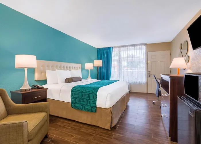 Howard Johnson By Wyndham Lakeland