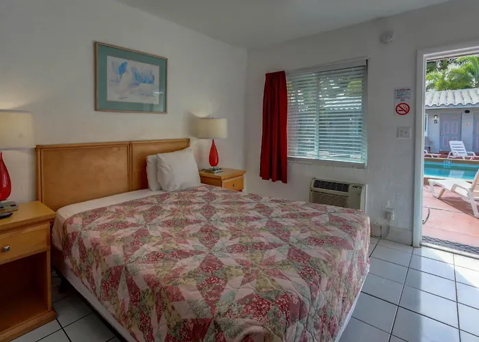 Green Seas Motel Hollywood