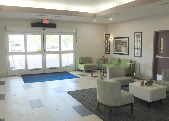 Holiday Inn Express Venice By Ihg Venice Gardens